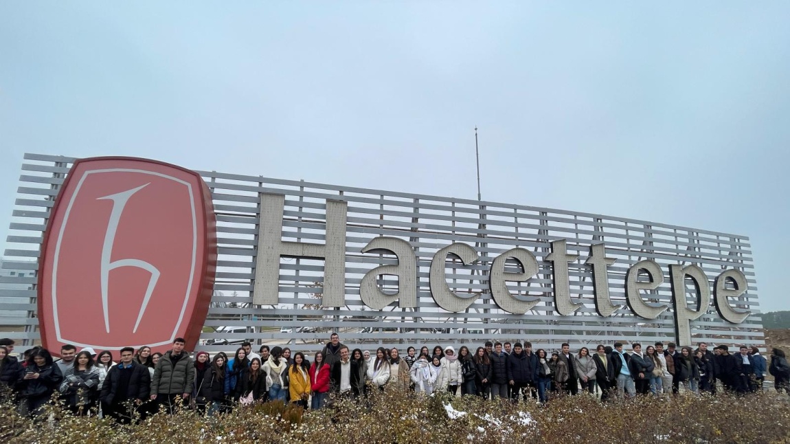 HACETTEPE ÜNİVERSİTESİ BEYTEPE KÜLTÜR VE KONGRE MERKEZİNDE GERÇEKLEŞEN ÜNİVERSİTE TANITIM GÜNLERİNE  12. SINIF ÖĞRENCİLERİMİZLE KATILIM SAĞLADIK.