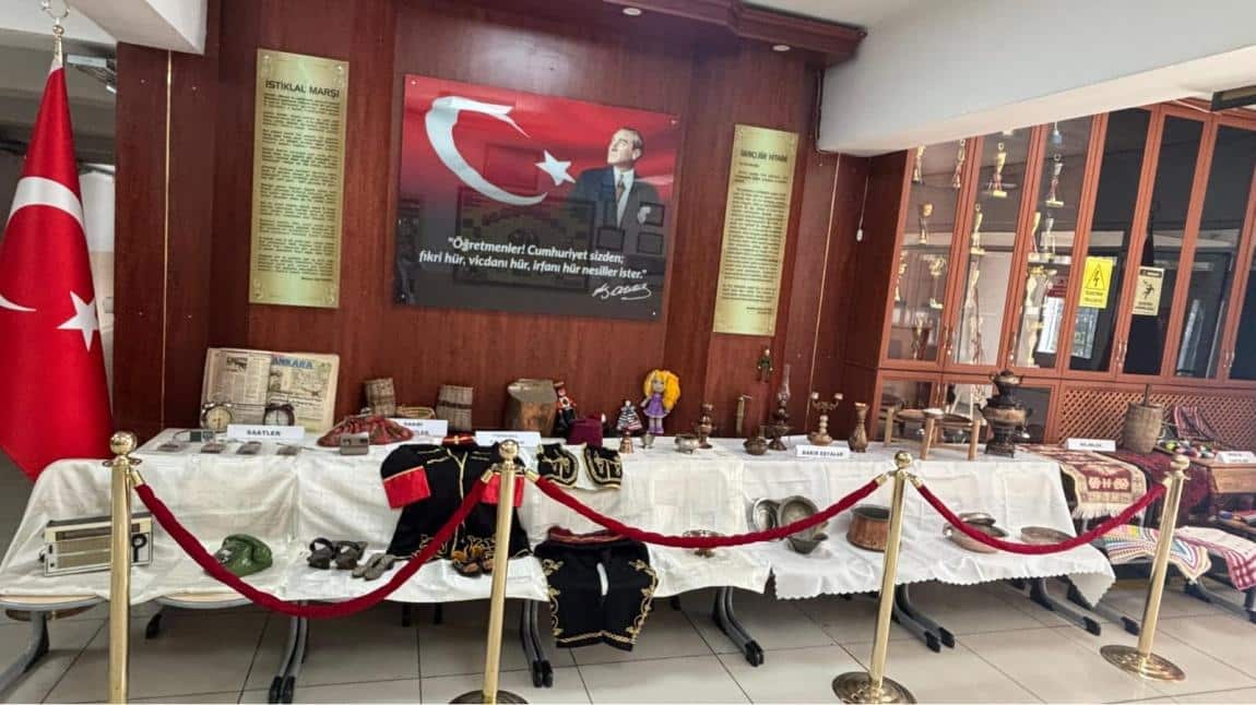 OKULUMUZDA BUTİK MÜZE SERGİMİZİ AÇTIK